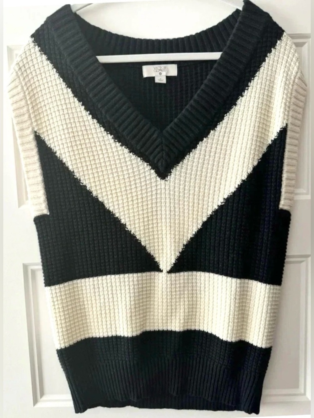 Victor Glemaud x Target Black White Chevron Sweater Vest Oversized Knit Size S